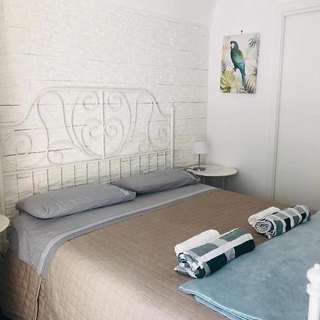 Zi' Mari' - Via Roma Hotell Polignano a Mare Exteriör bild