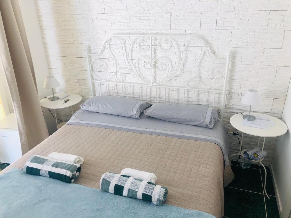 Zi' Mari' - Via Roma Hotell Polignano a Mare Exteriör bild