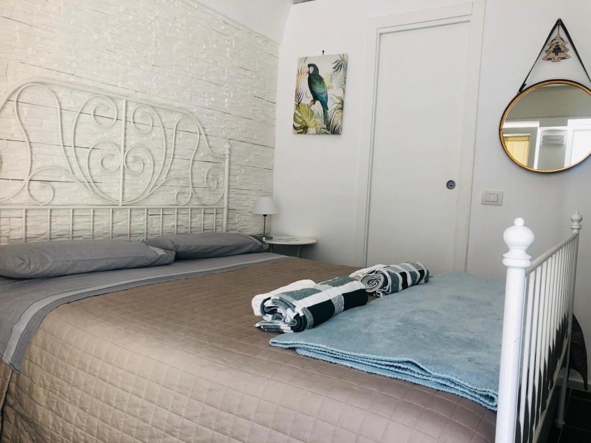 Zi' Mari' - Via Roma Hotell Polignano a Mare Exteriör bild
